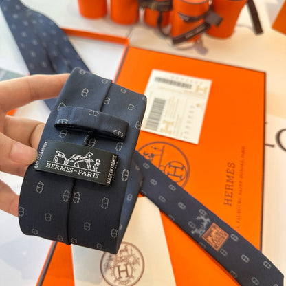 Hermès Men's Winter Anchor Chain Silk Tie – New Collection