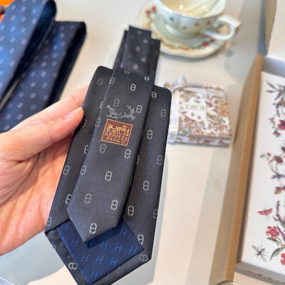 Hermès Men's Winter Anchor Chain Silk Tie – New Collection