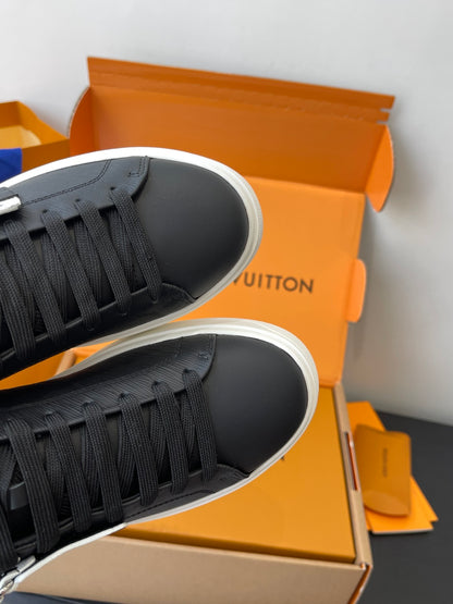 Louis Vuitton Monogram Chain Sneakers – 25SS