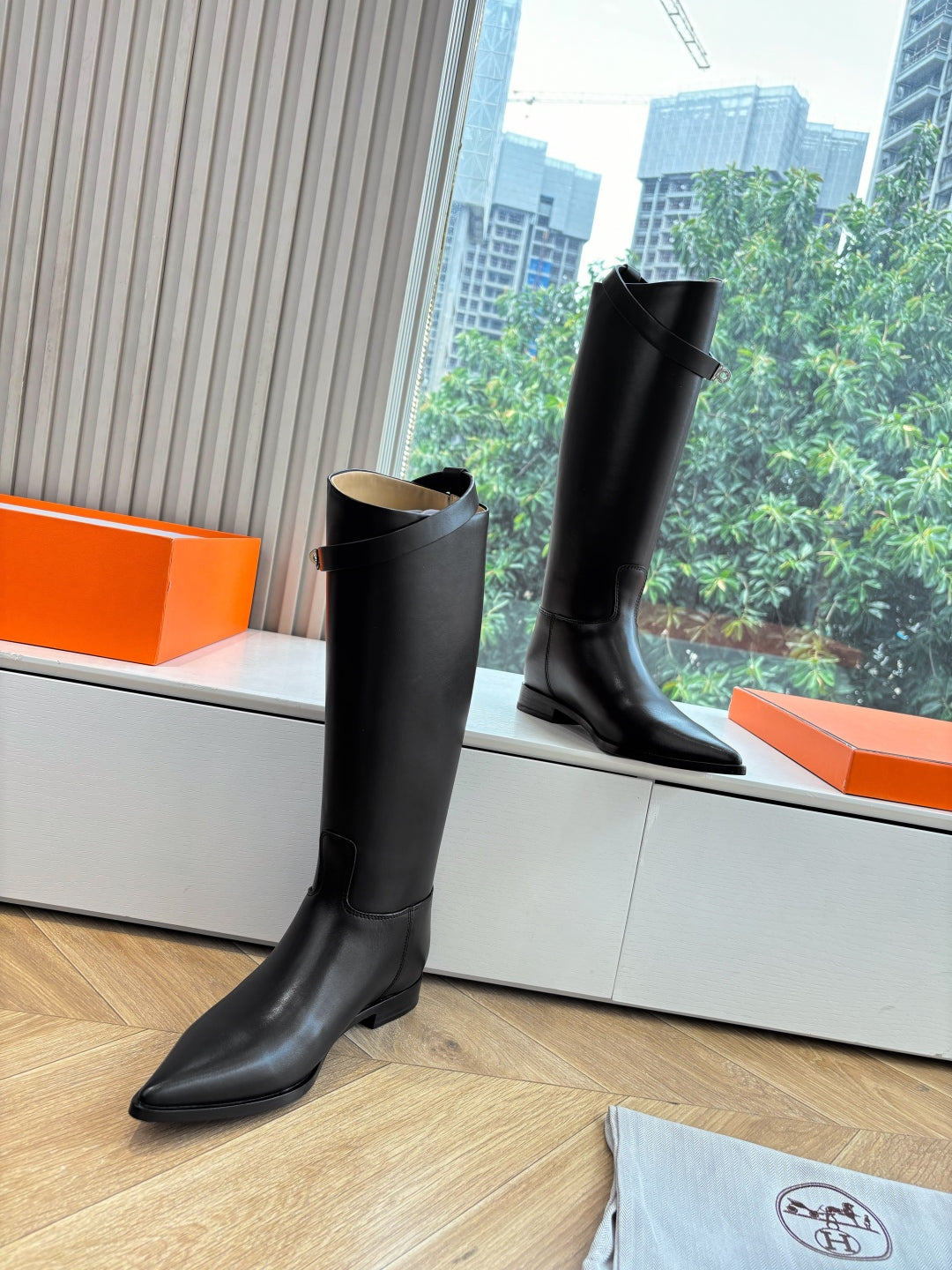 Hermès Classic Knee-High Boots – 2025 Autumn/Winter Collection