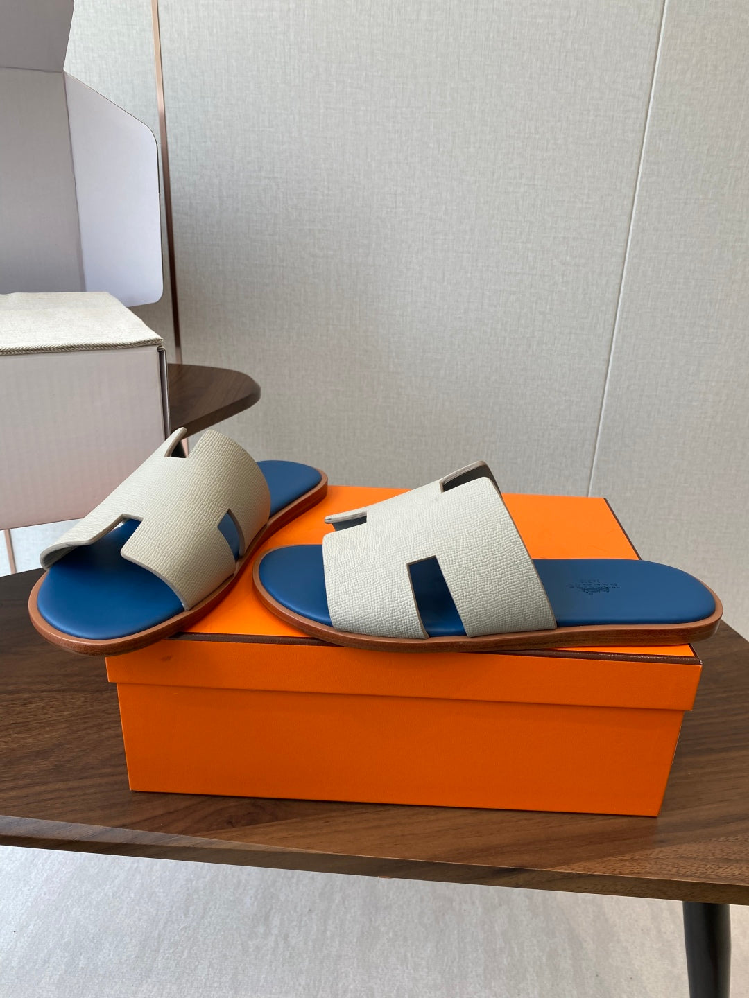 Hermès Izmir Series Men's H-Slide Sandals