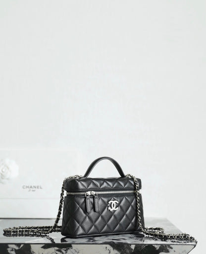 Chanel 25B LP Box Bag with Star Buckle – Autumn/Winter Collection