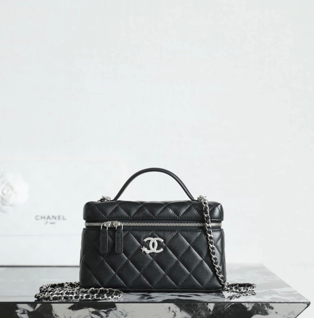 Chanel 25B LP Box Bag with Star Buckle – Autumn/Winter Collection