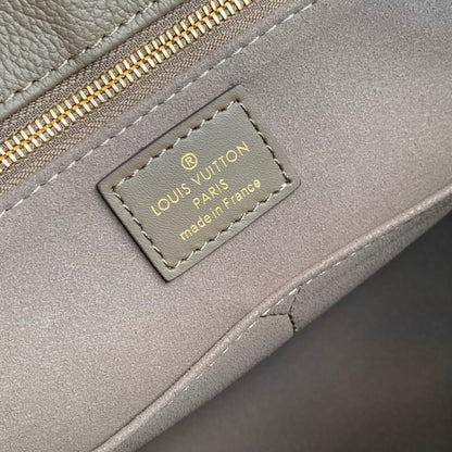 Louis Vuitton Onthego Monogram Tote