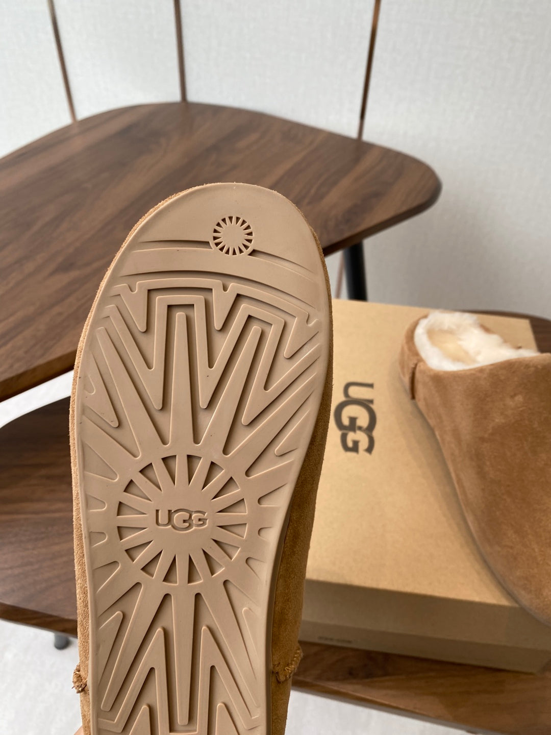 UGG Ansley Suede Mule Slippers – 25FW