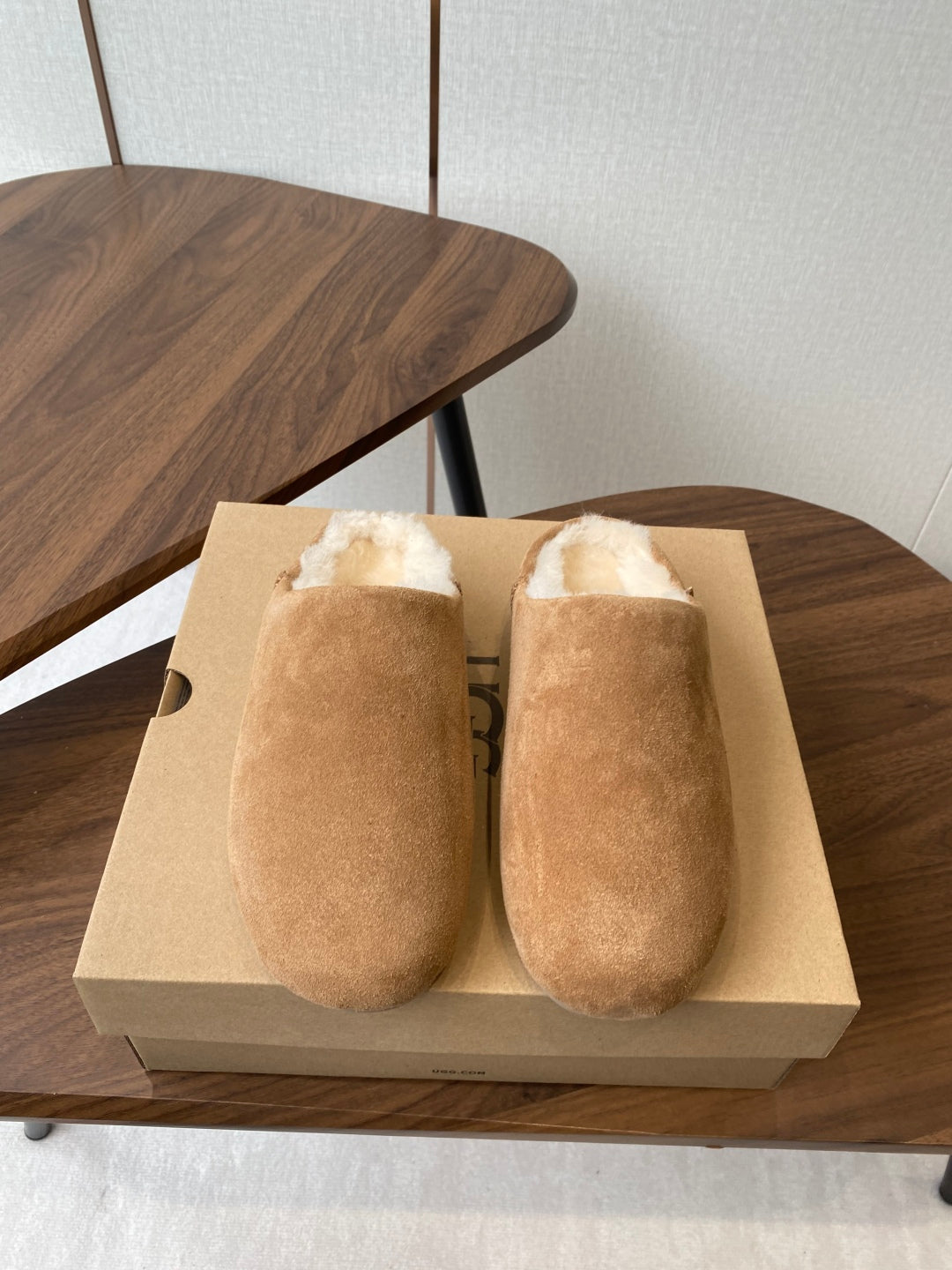 UGG Ansley Suede Mule Slippers – 25FW