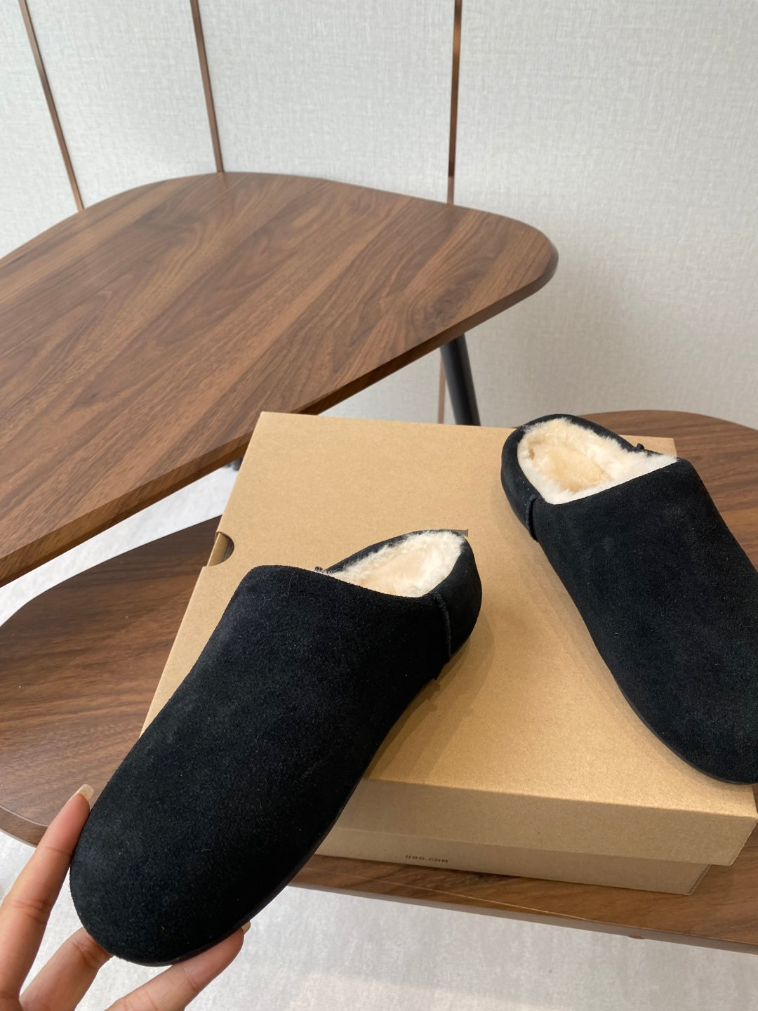 UGG Ansley Suede Mule Slippers – 25FW