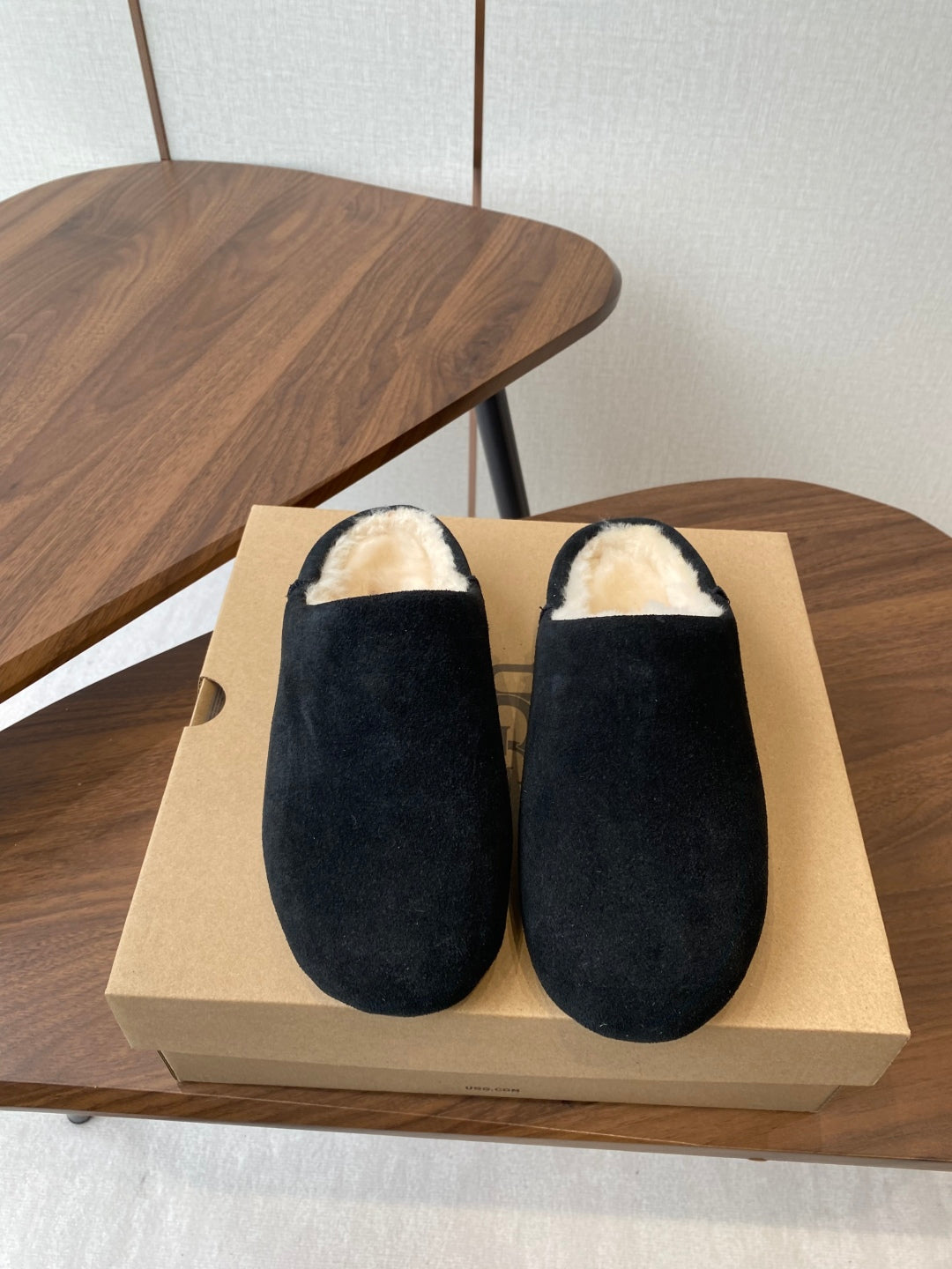UGG Ansley Suede Mule Slippers – 25FW