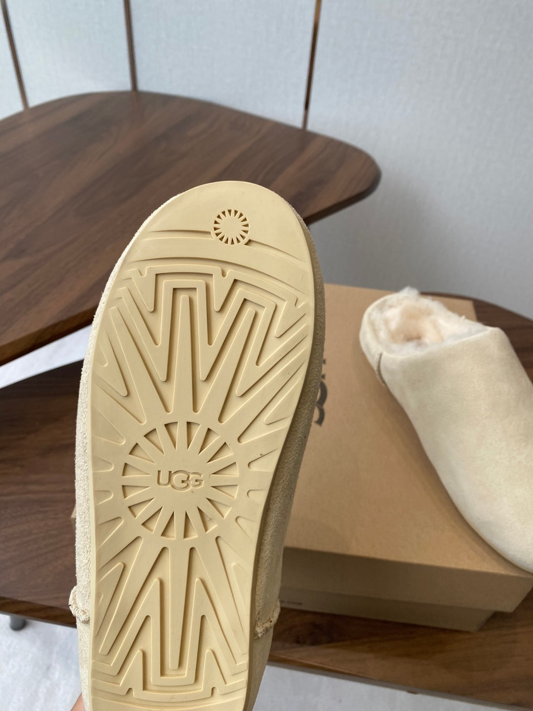 UGG Ansley Suede Mule Slippers – 25FW