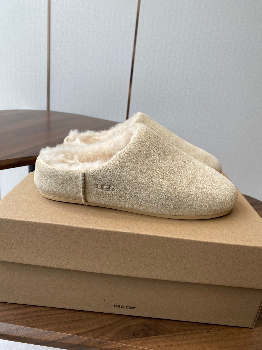 UGG Ansley Suede Mule Slippers – 25FW