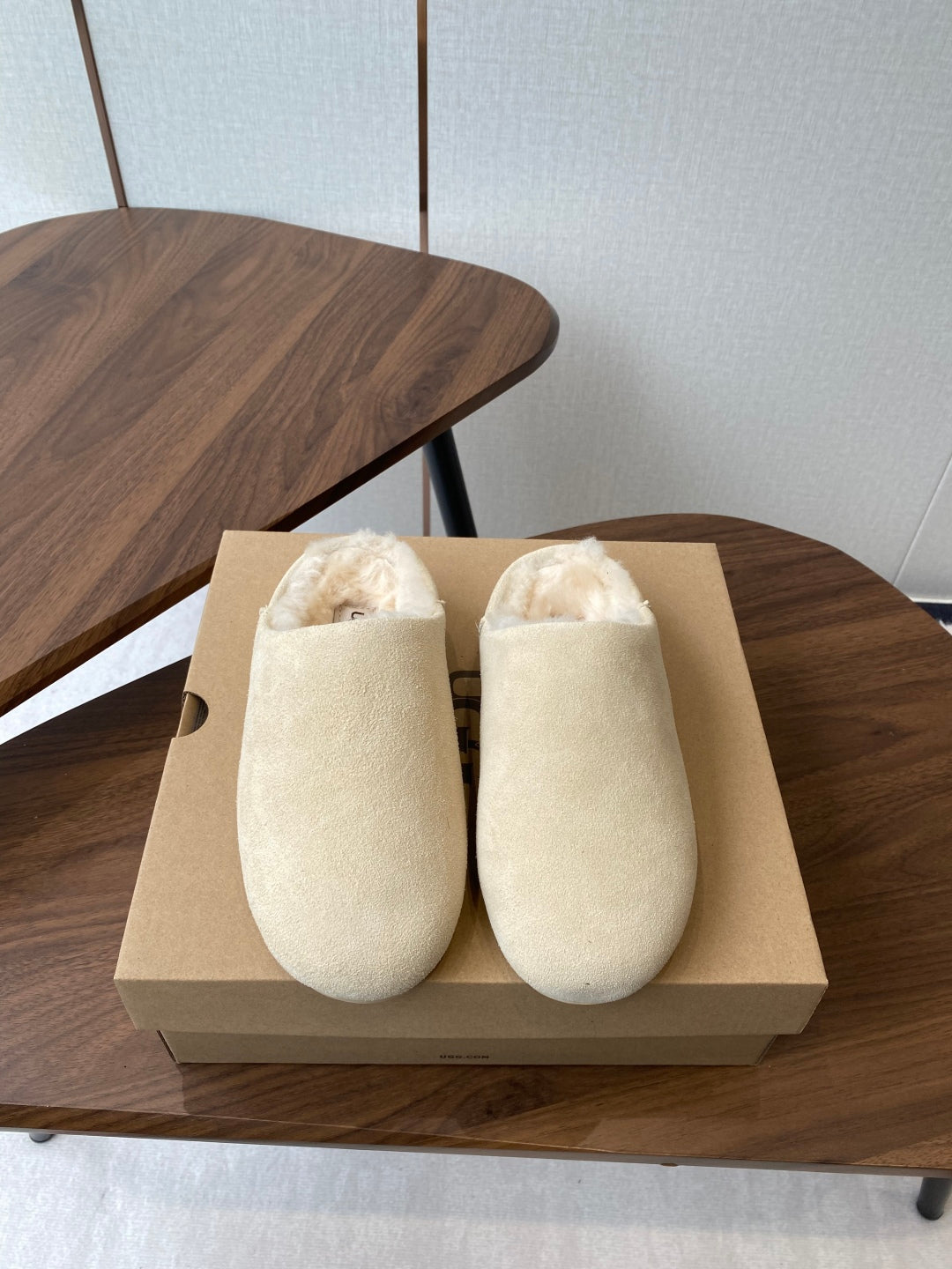 UGG Ansley Suede Mule Slippers – 25FW
