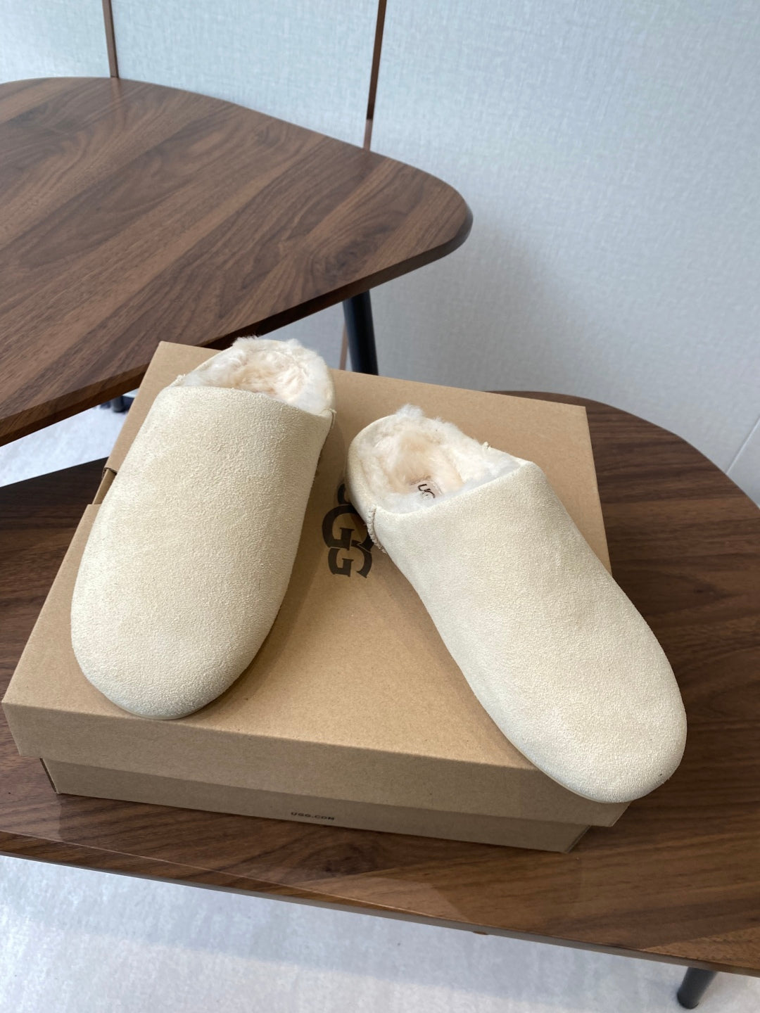 UGG Ansley Suede Mule Slippers – 25FW