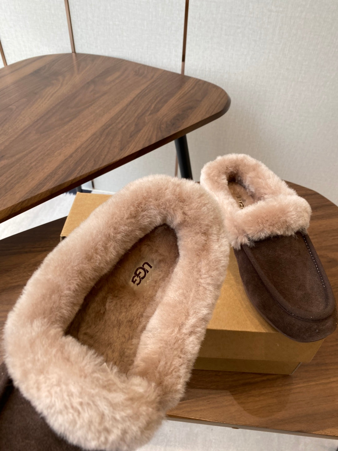 UGG Ansley Suede Mules – 25FW