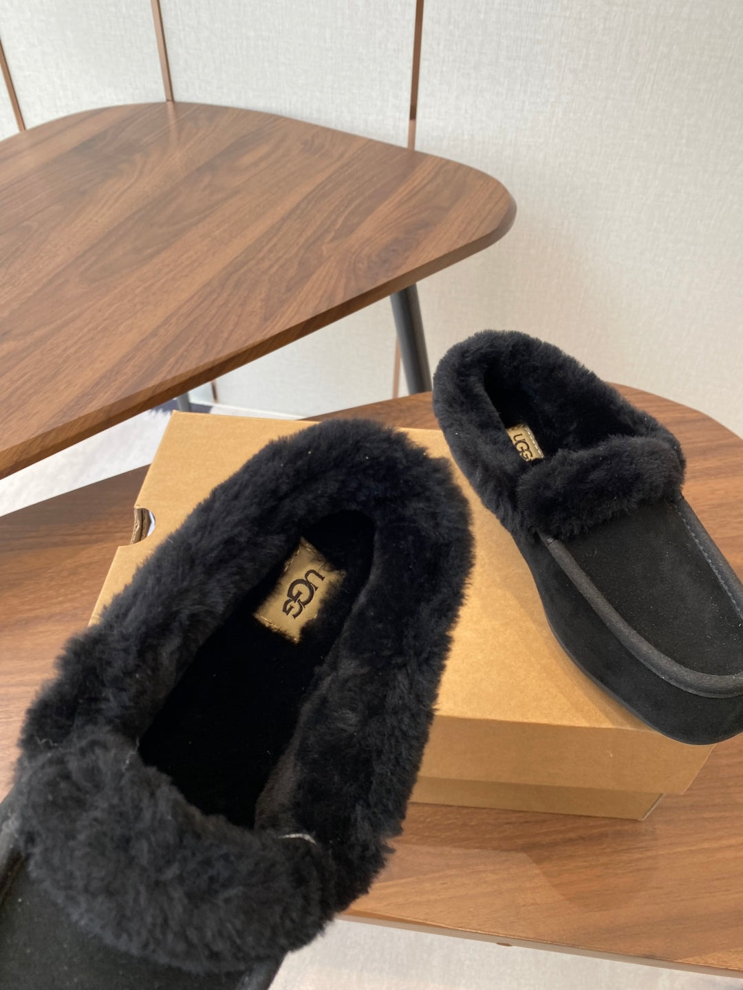 UGG Ansley Suede Mules – 25FW