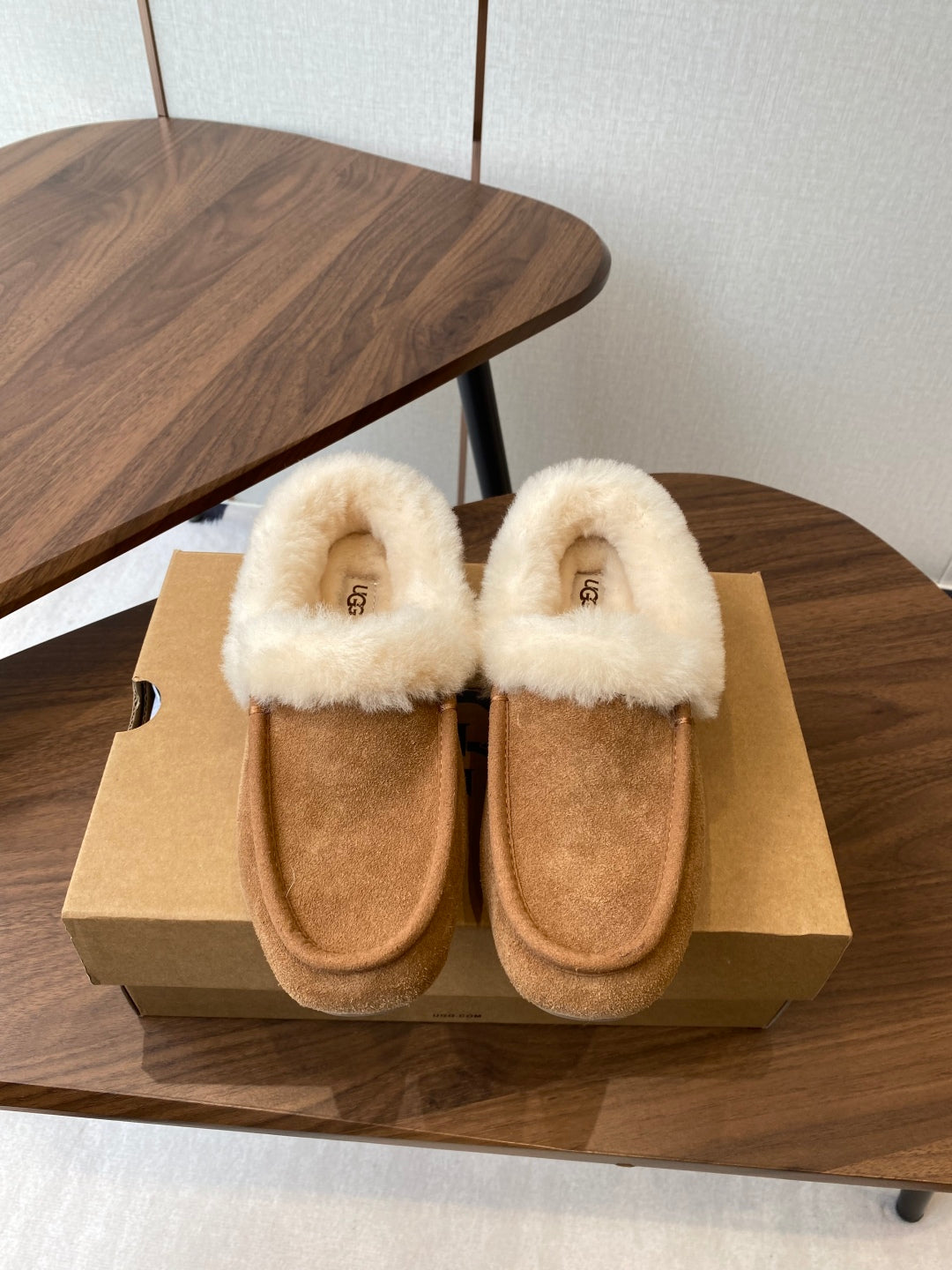 UGG Ansley Suede Mules – 25FW