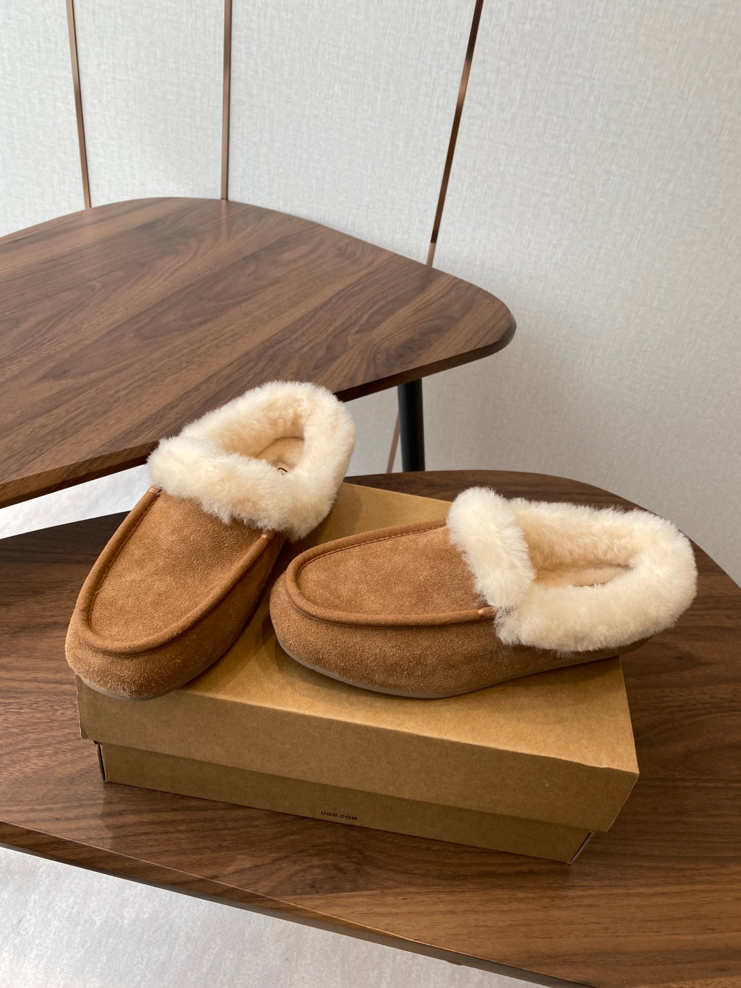 UGG Ansley Suede Mules – 25FW