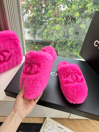 Chanel Wool Fur Slippers – 25FW