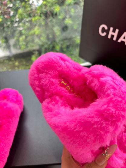 Chanel Wool Fur Slippers – 25FW