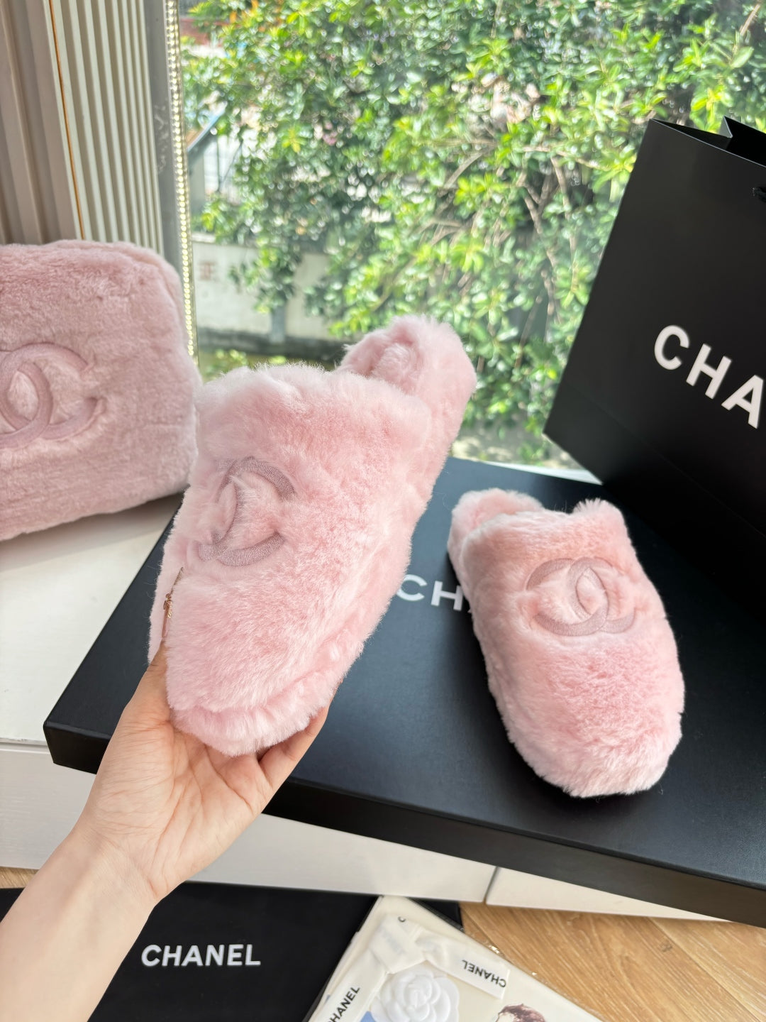 Chanel Wool Fur Slippers – 25FW