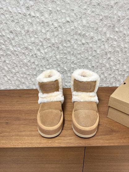 UGG Closed-Toe Fur-Lined Slippers – Autumn/Winter Collection