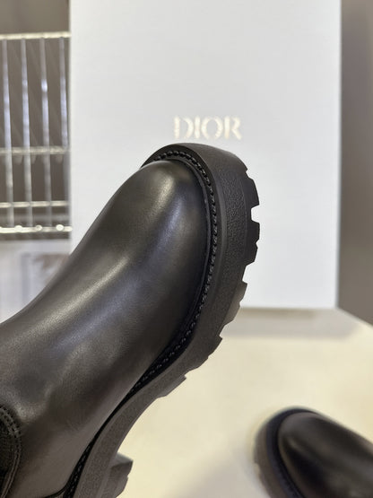 Dior Autumn/Winter Knight Knee-High Boots