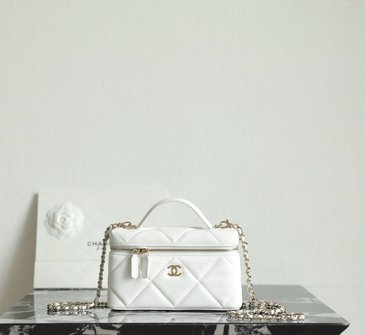 Chanel 25K Large Quilt Lunchbox Chain Bag