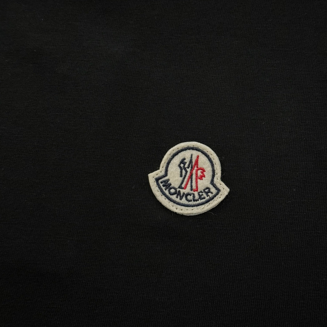 Moncler Small Logo Crewneck T-Shirt – 2026SS