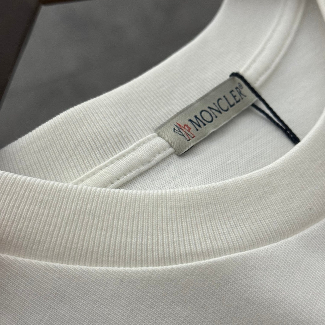 Moncler Small Logo Crewneck T-Shirt – 2026SS