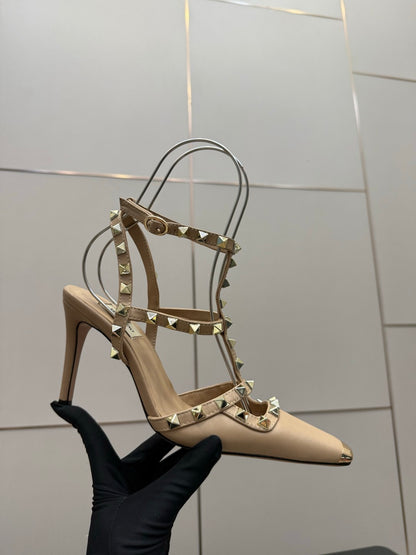 Valentino VLogo Signature Classic Sandals – Spring/Summer Collection