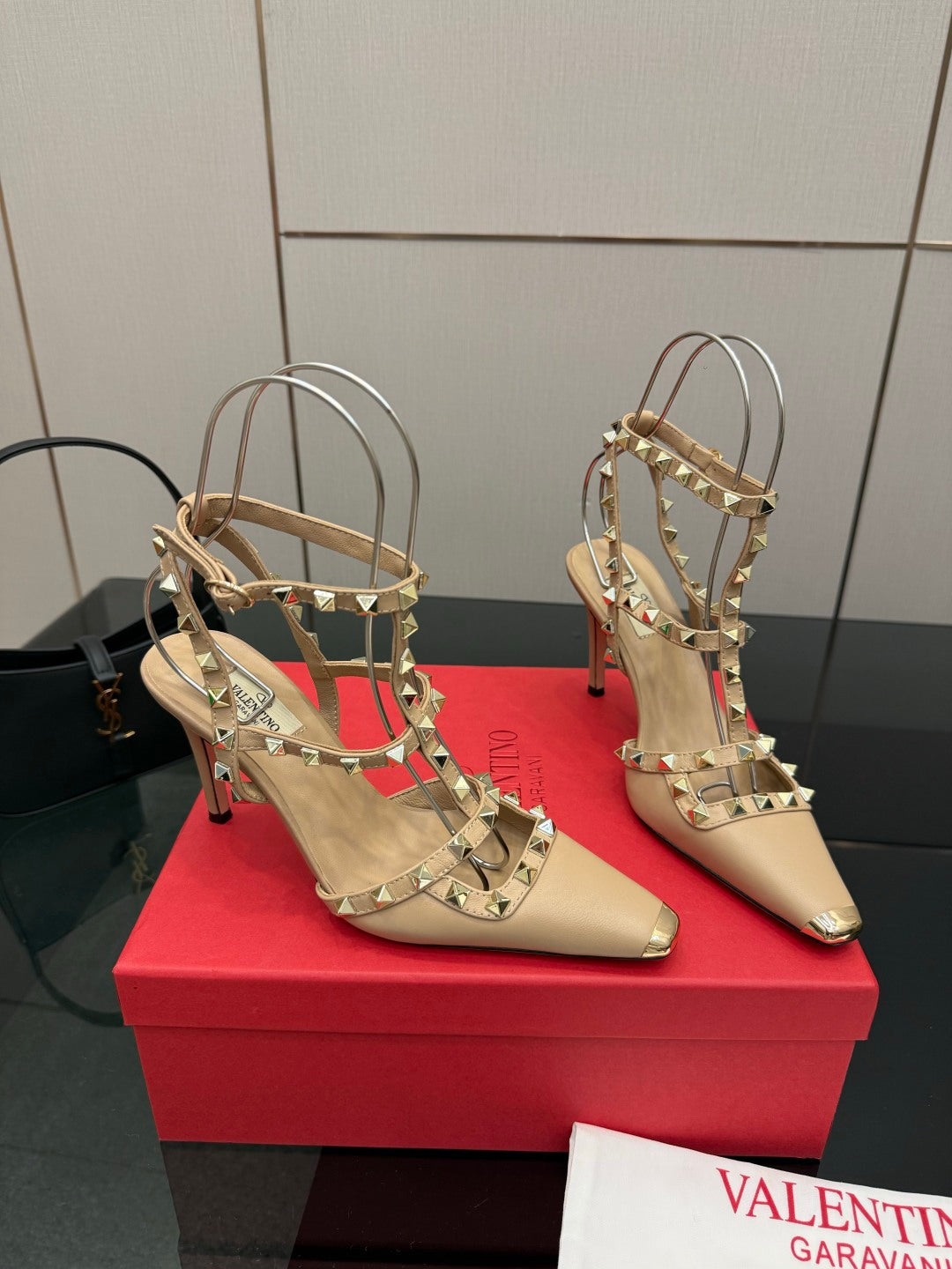 Valentino VLogo Signature Classic Sandals – Spring/Summer Collection
