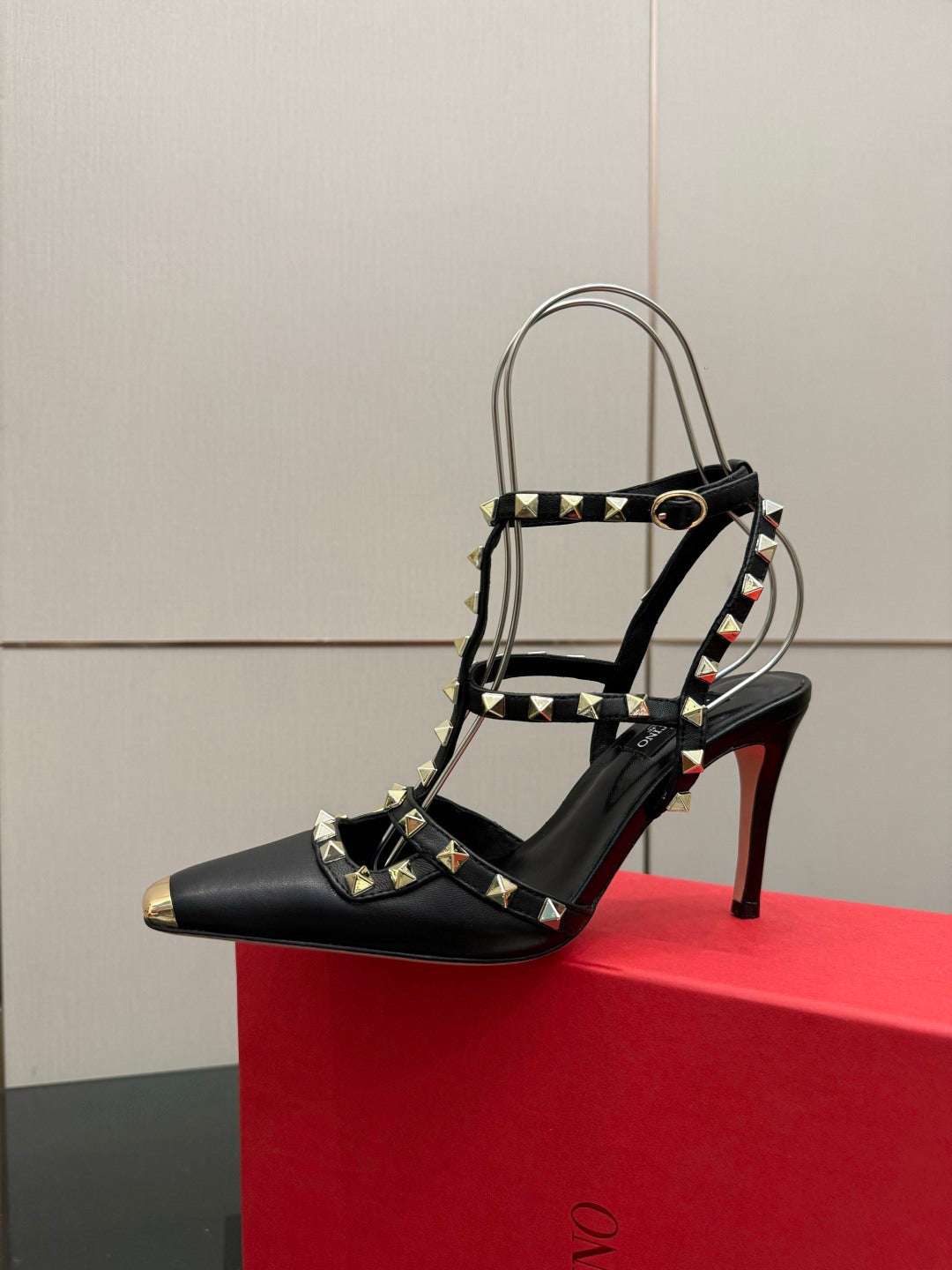 Valentino VLogo Signature Classic Sandals – Spring/Summer Collection