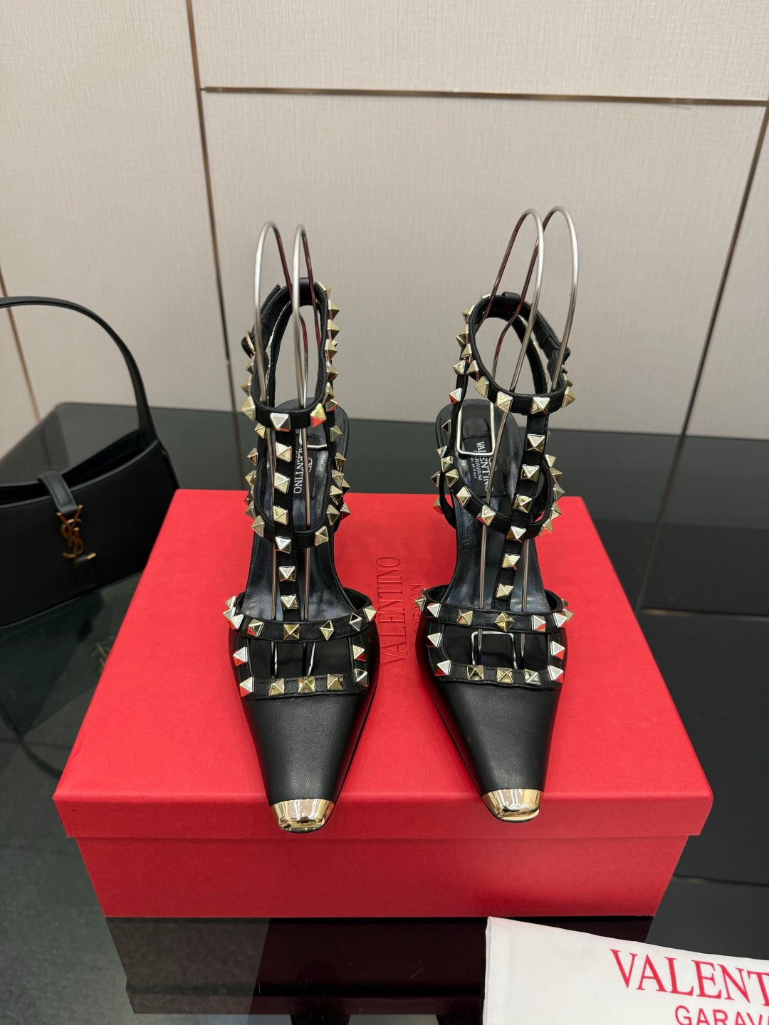 Valentino VLogo Signature Classic Sandals – Spring/Summer Collection