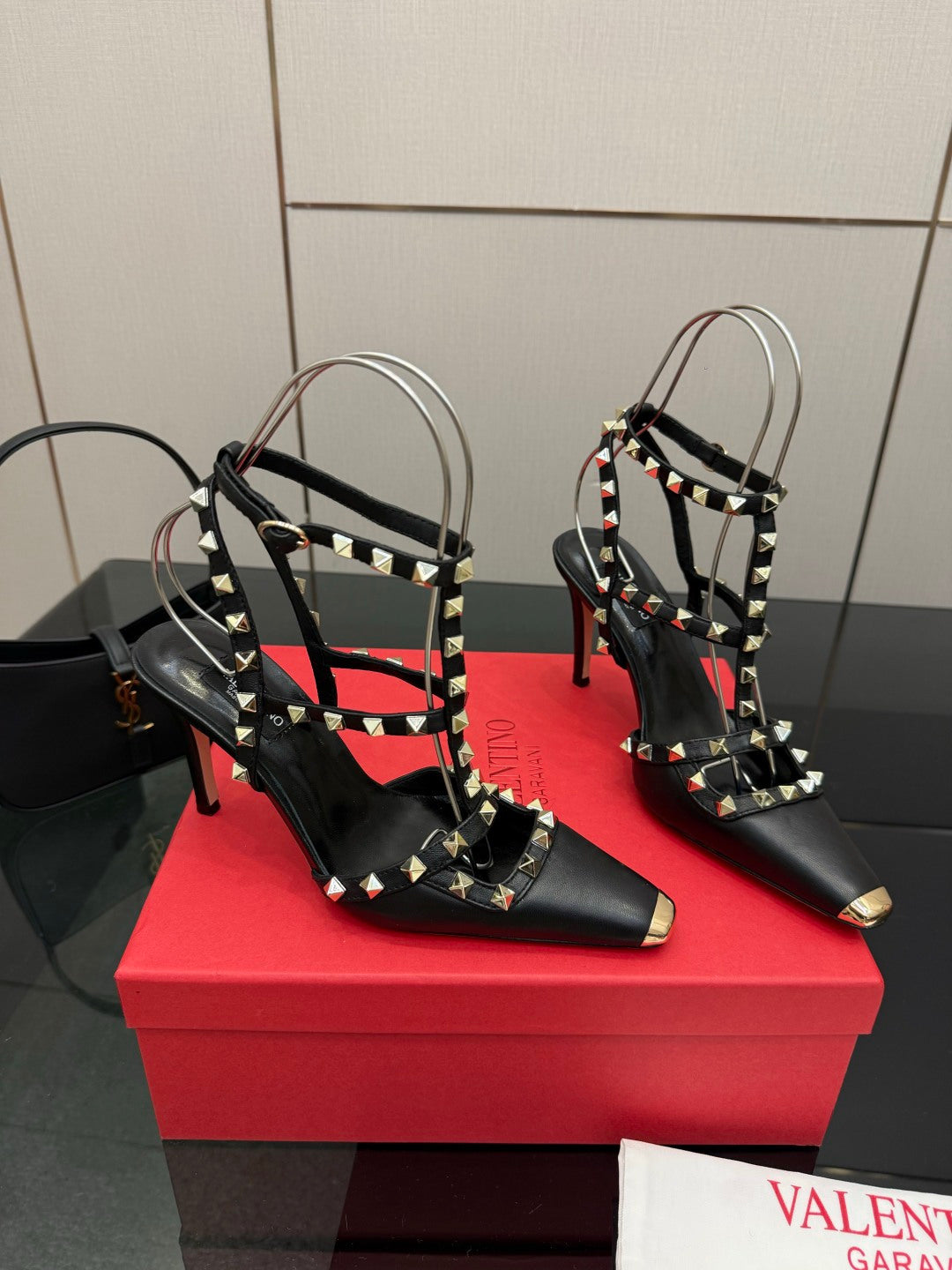 Valentino VLogo Signature Classic Sandals – Spring/Summer Collection