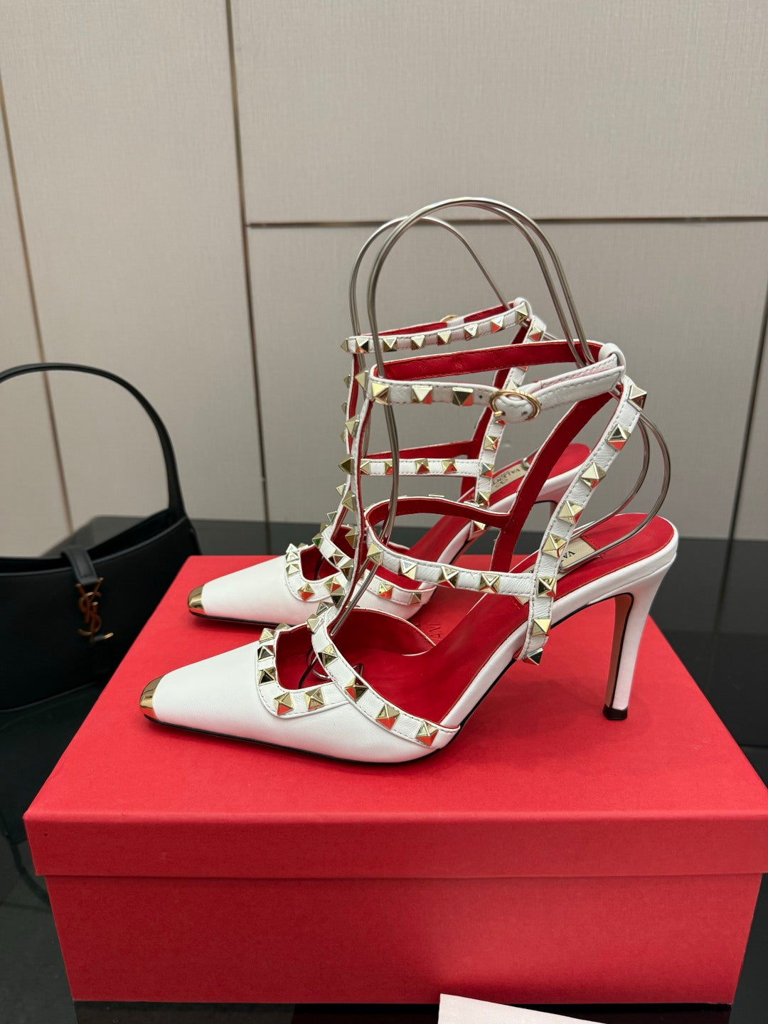 Valentino VLogo Signature Classic Sandals – Spring/Summer Collection