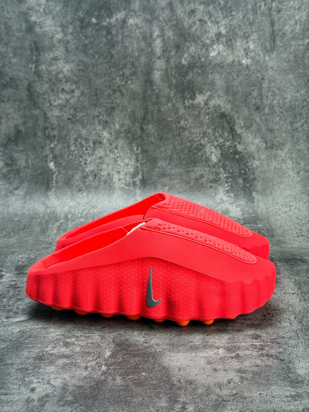 Nike Mind 001 Massage Clogs – Red