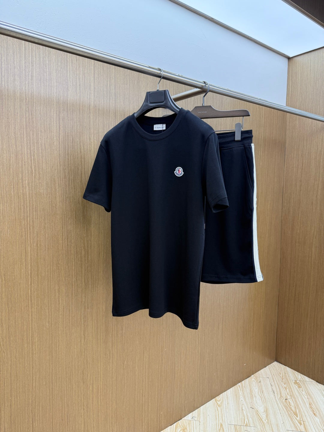 Moncler Leisure Short-Sleeve Shorts Set – Spring/Summer Collection