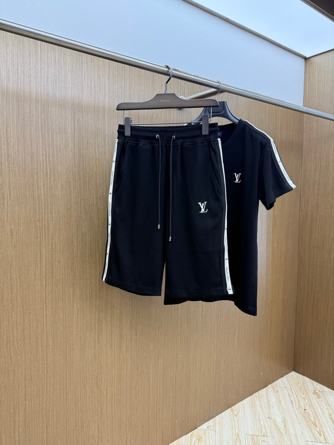 Louis Vuitton Casual Short-Sleeve Shorts Set – Spring/Summer Collection