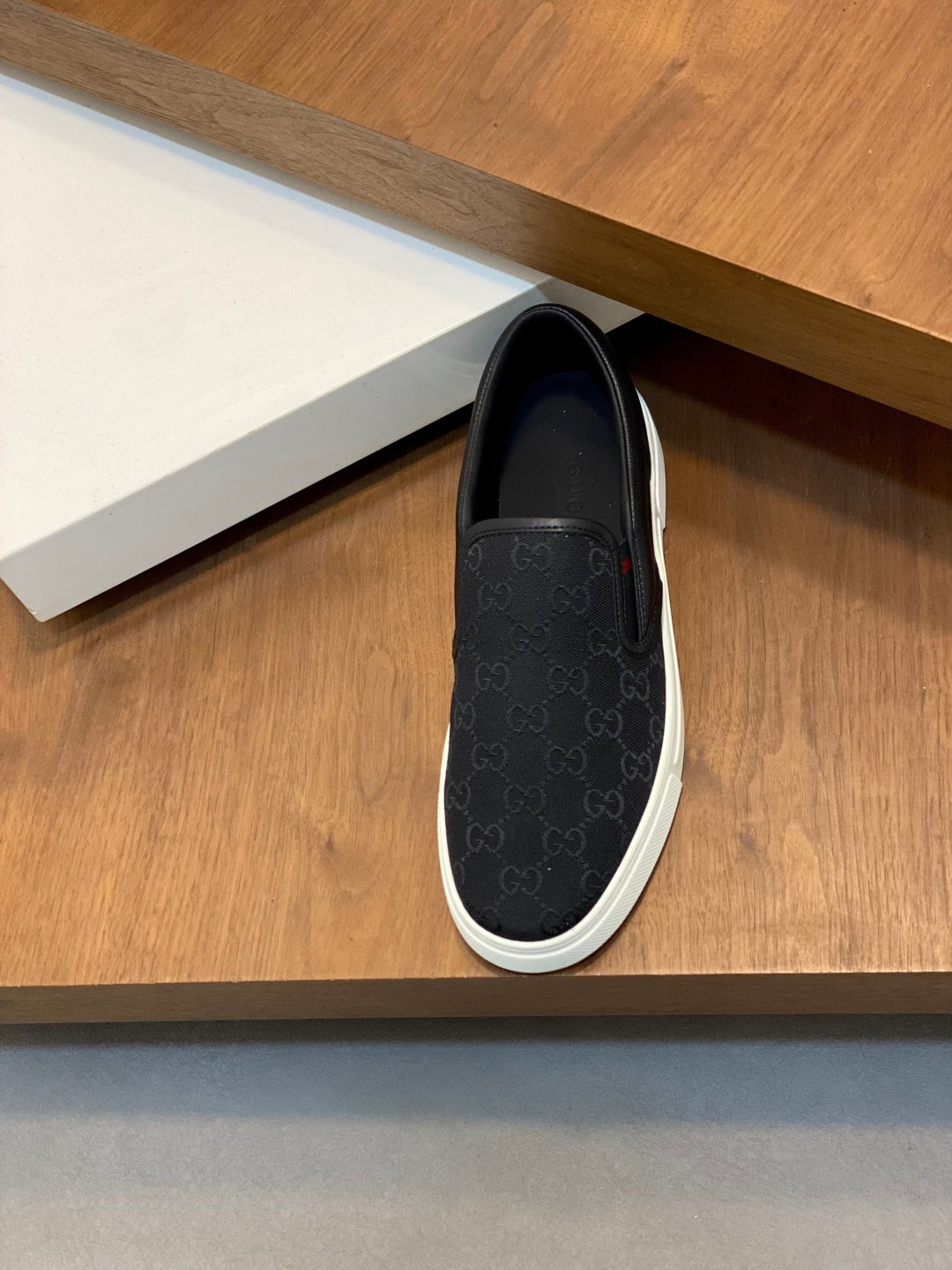 Gucci Nappa Leather Casual Sneakers