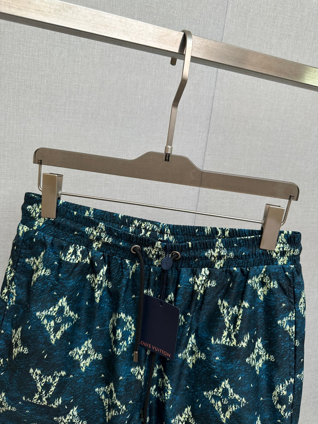 Louis Vuitton Men's Casual Beach Shorts – 2025SS