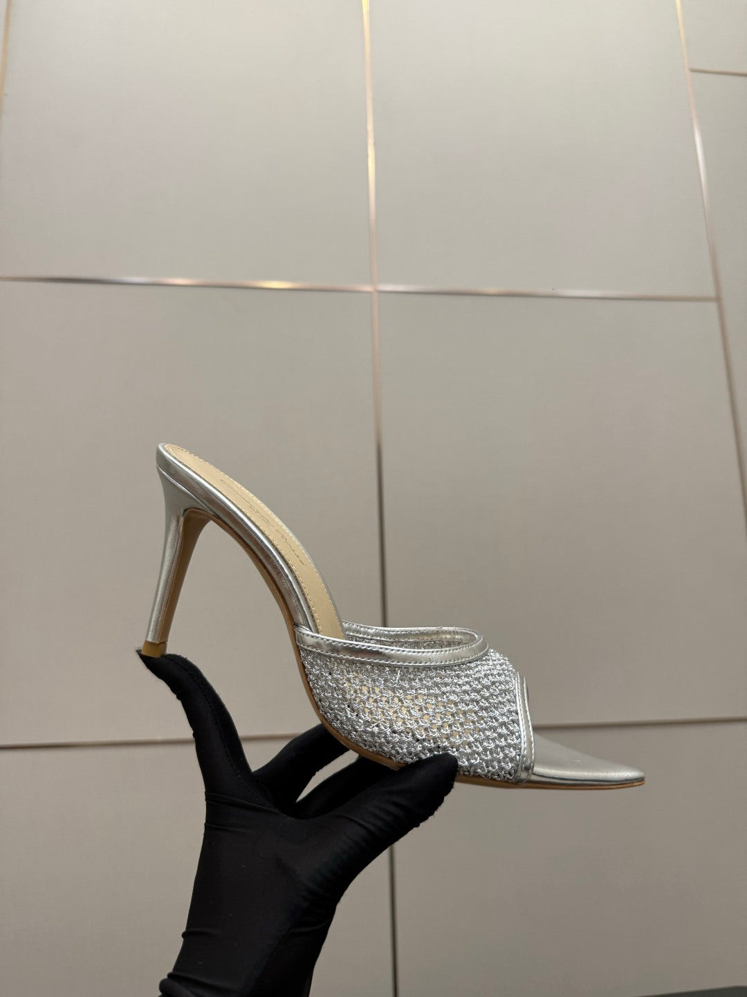 Gianvito Rossi Classic Pointed-Toe Embroidered Pumps