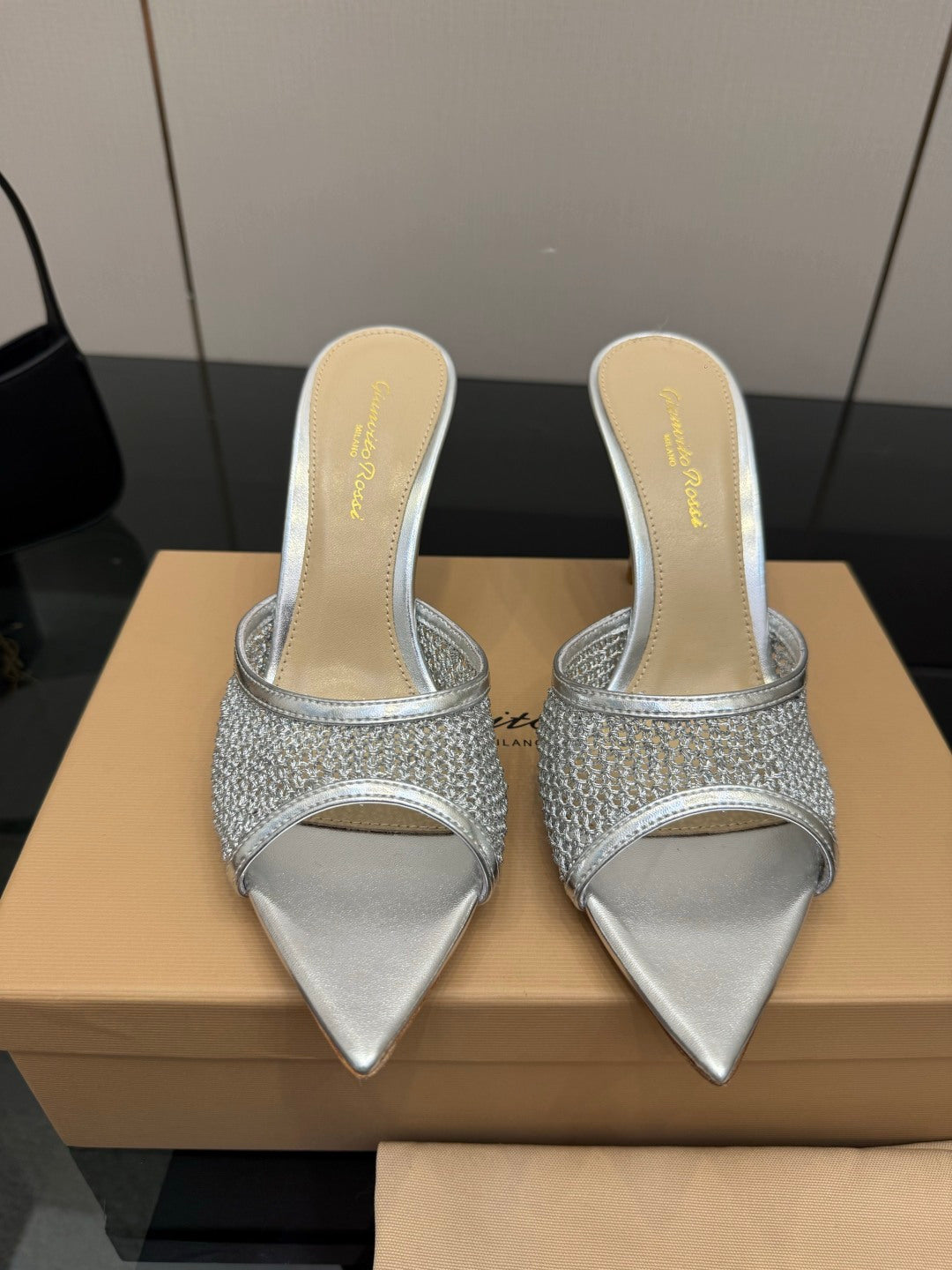 Gianvito Rossi Classic Pointed-Toe Embroidered Pumps