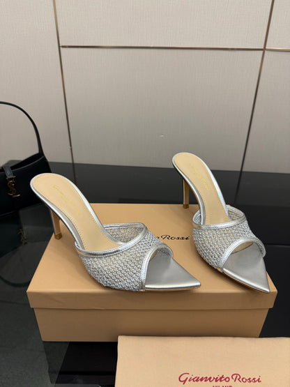 Gianvito Rossi Classic Pointed-Toe Embroidered Pumps