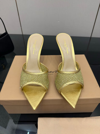 Gianvito Rossi Classic Pointed-Toe Embroidered Pumps