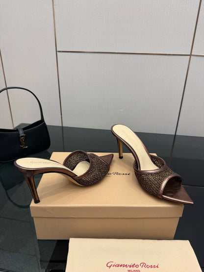 Gianvito Rossi Classic Pointed-Toe Embroidered Pumps