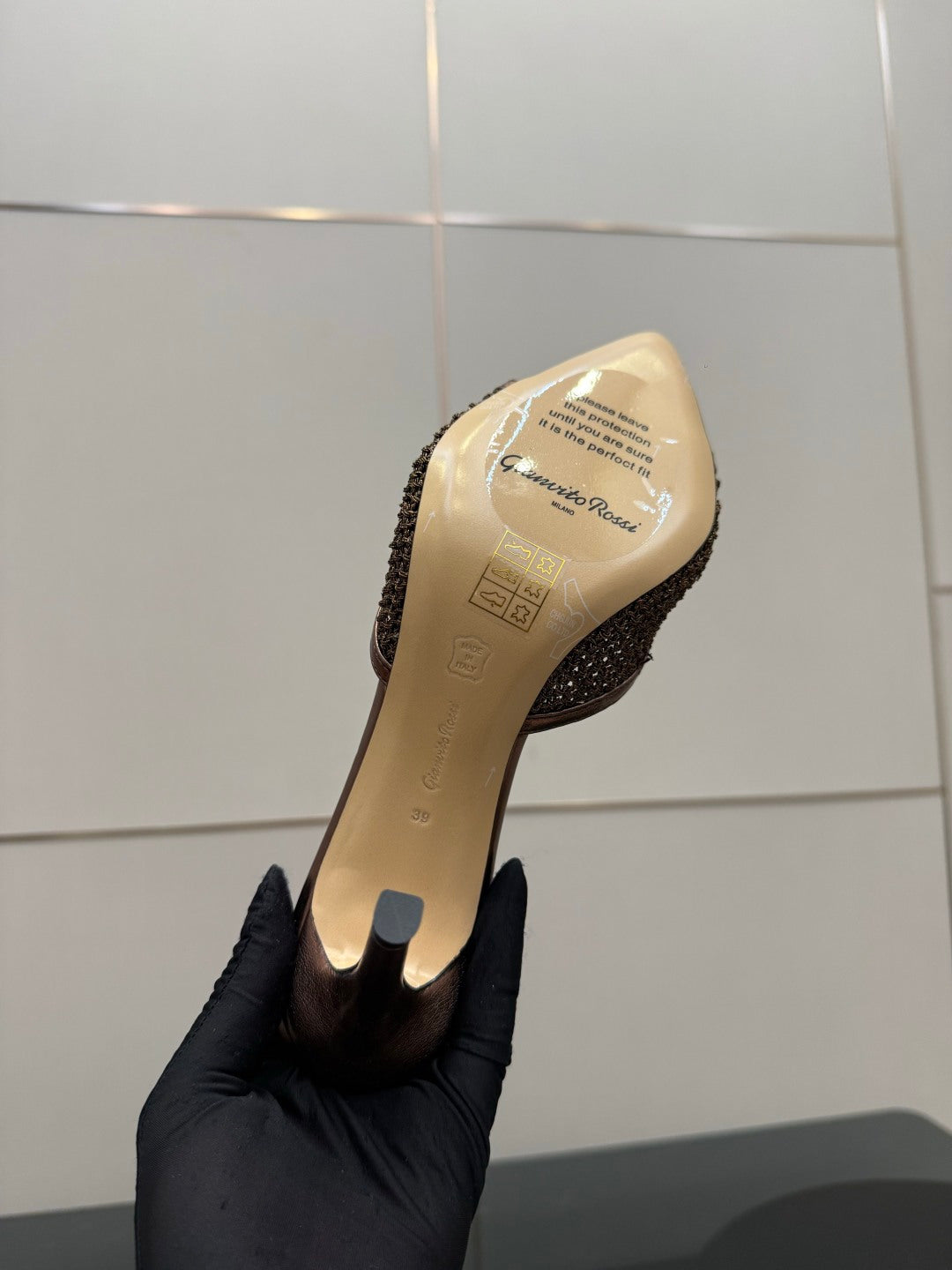 Gianvito Rossi Classic Pointed-Toe Embroidered Pumps