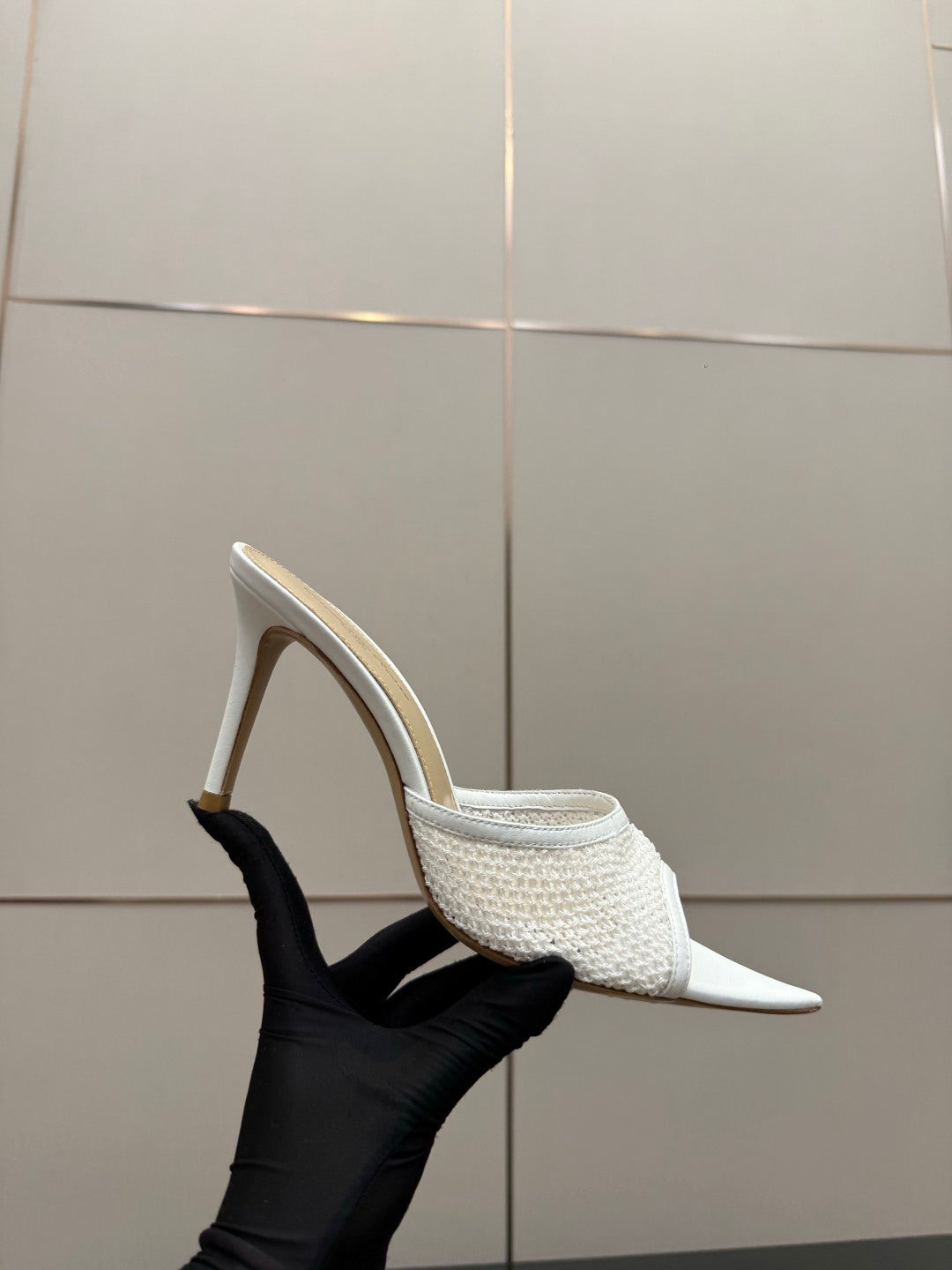 Gianvito Rossi Classic Pointed-Toe Embroidered Pumps