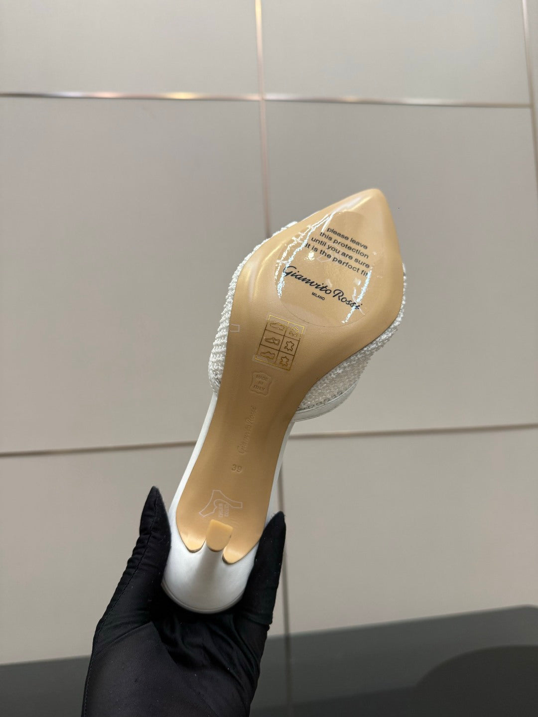 Gianvito Rossi Classic Pointed-Toe Embroidered Pumps