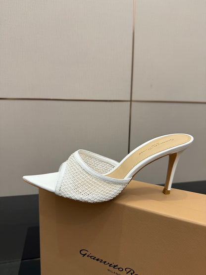 Gianvito Rossi Classic Pointed-Toe Embroidered Pumps