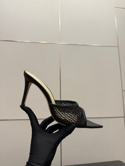 Gianvito Rossi Classic Pointed-Toe Embroidered Pumps