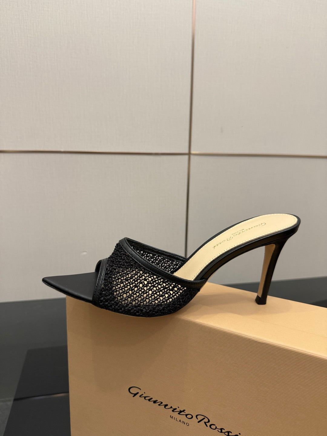 Gianvito Rossi Classic Pointed-Toe Embroidered Pumps